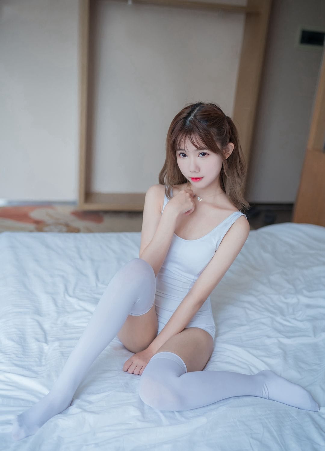 森萝财团Cosplay的白丝诱惑