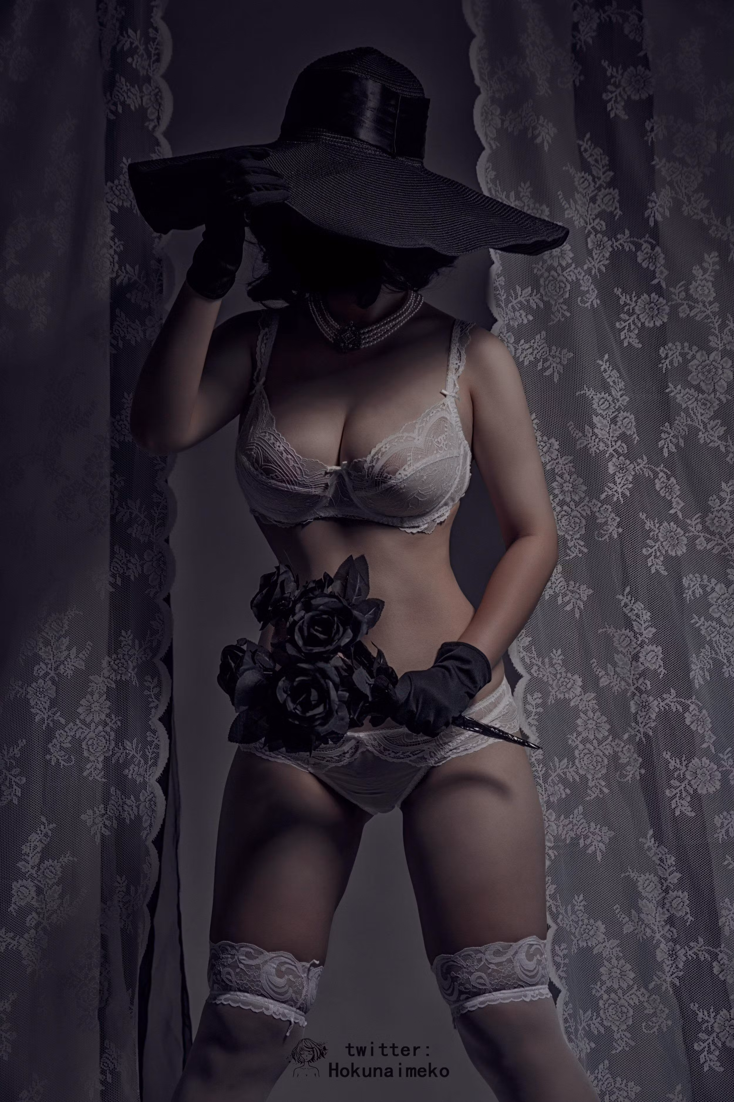 北乃芽子Alcina Dimitrescu的巨乳熟女魅力COSPLAY